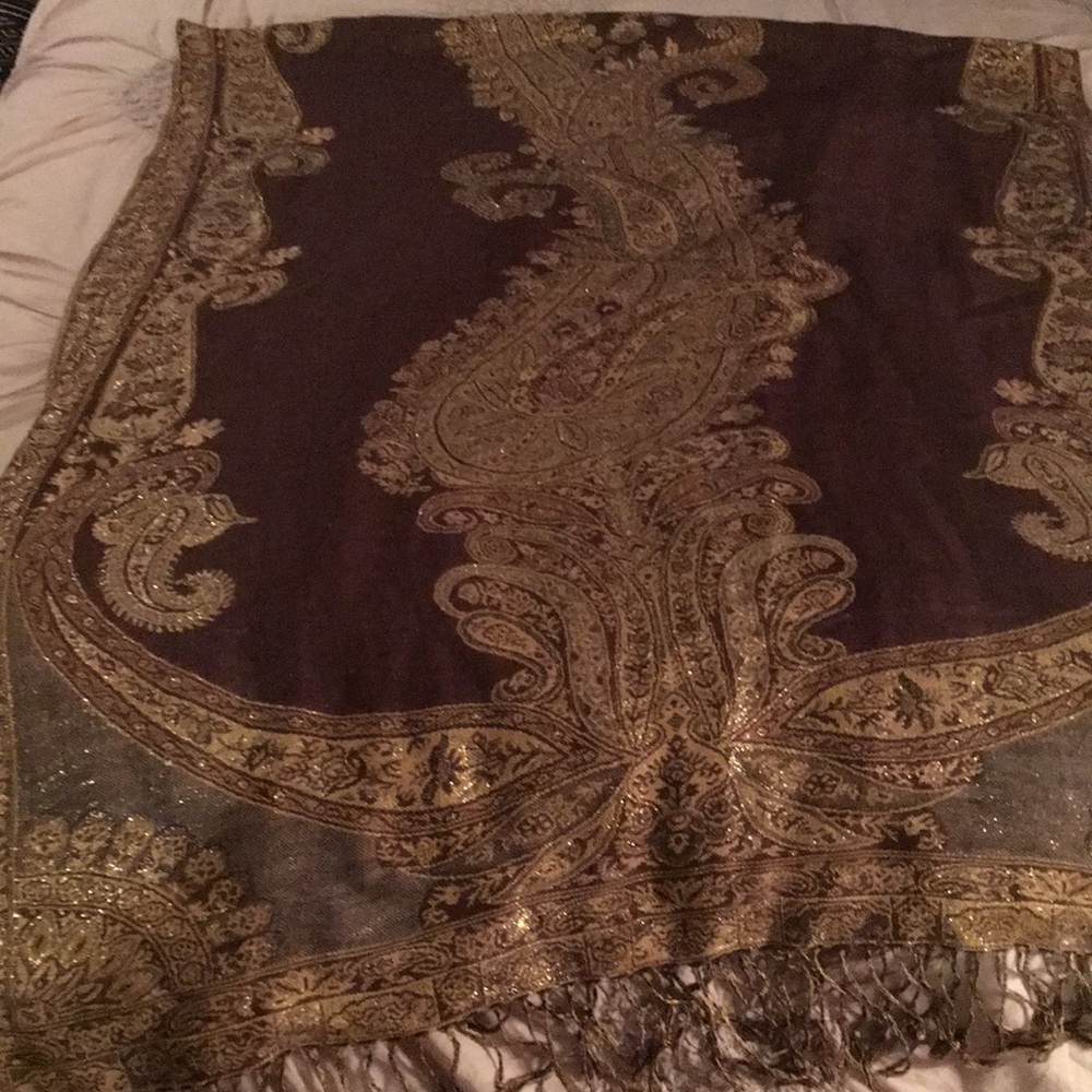 Pashmina with fringe